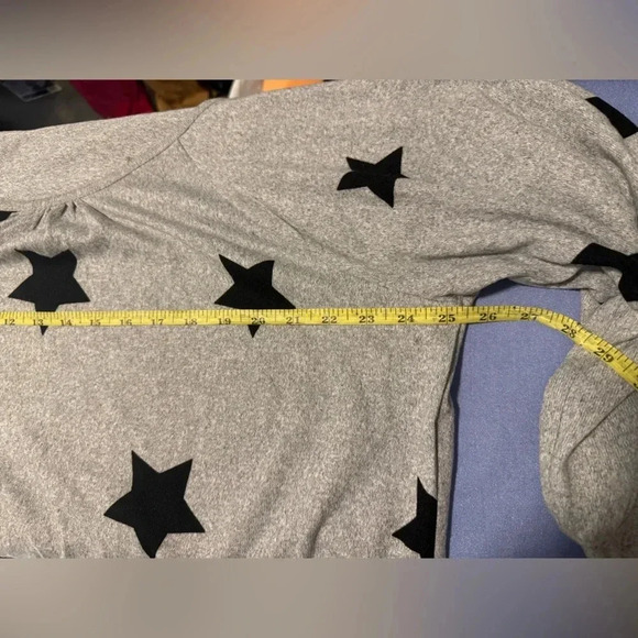 Adrienne Vittadini Gray Star Print Scoop Neck 3/4 Sleeve Blouse - Picture 7 of 7